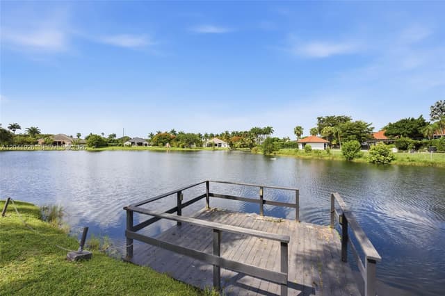16170 Saddle Ln, Weston FL 33326 - Weston, FL - Photo 6