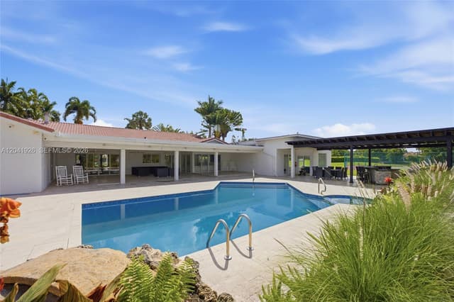 16170 Saddle Ln, Weston FL 33326 - Weston, FL - Photo 3