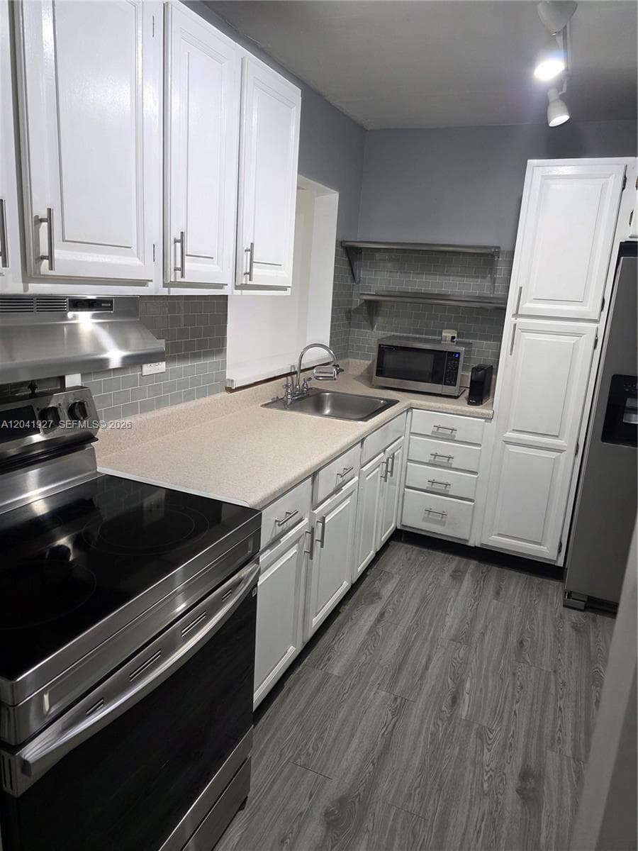 8065 SW 107th Ave # 202, Miami FL 33173