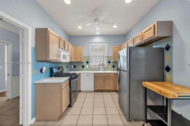 5823 Plum Harbor Cir, Tamarac FL 33321 - Tamarac, FL - Photo 7