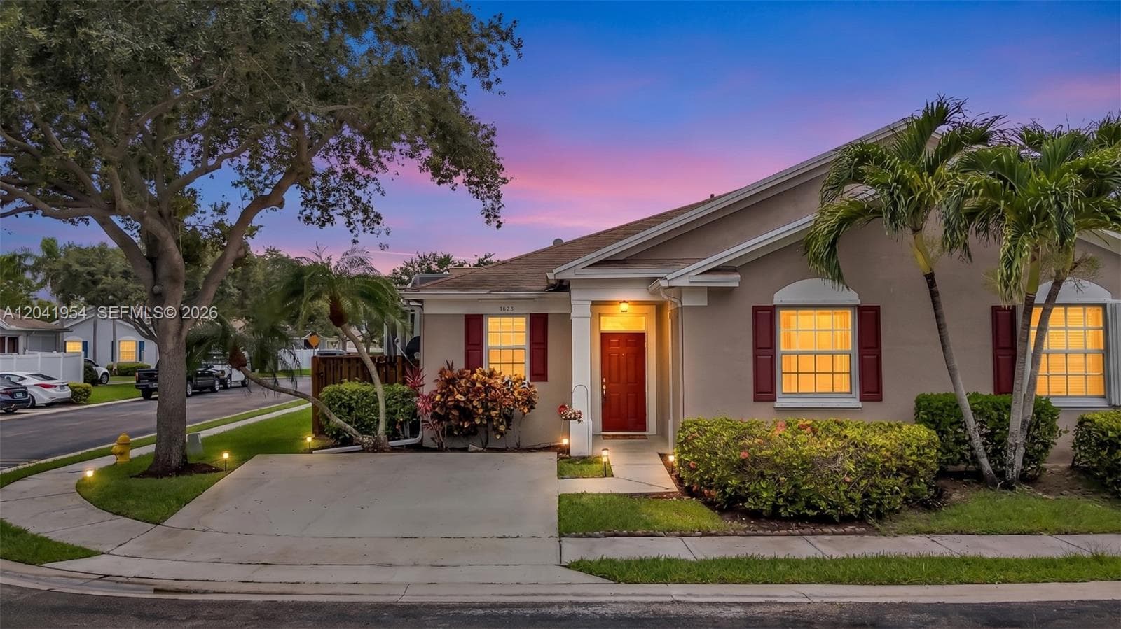 5823 Plum Harbor Cir, Tamarac FL 33321 - Tamarac, FL - Photo 1