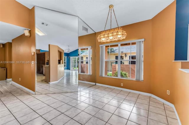 220 NW 207th Way, Pembroke Pines FL 33029 - Pembroke Pines, FL - Photo 2