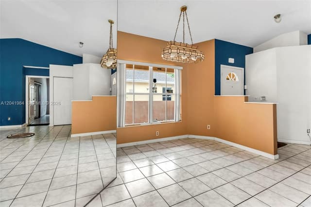 220 NW 207th Way, Pembroke Pines FL 33029 - Pembroke Pines, FL - Photo 3