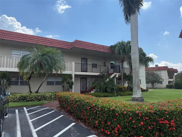 32 Abbey Lane # 207, Delray Beach FL 33446 - Delray Beach, FL - Photo 2