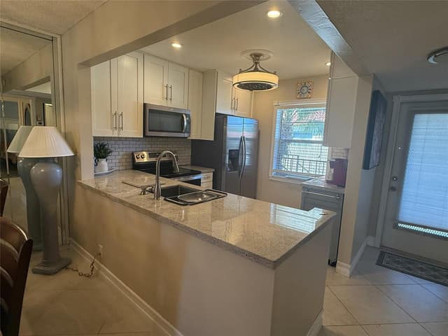 32 Abbey Lane # 207, Delray Beach FL 33446 - Delray Beach, FL - Photo 6