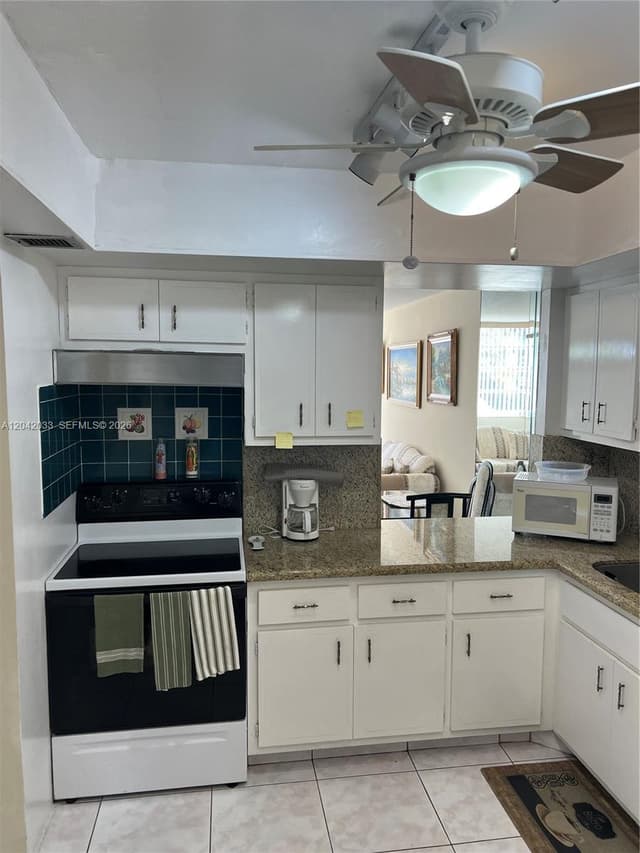 1351 NE Miami Gardens Dr # 222E, Miami FL 33179 - Miami, FL - Photo 4