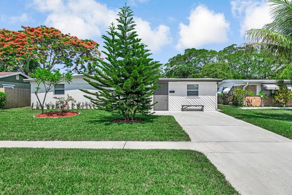 12063 Acapulco Avenue, Palm Beach Gardens FL 33410
