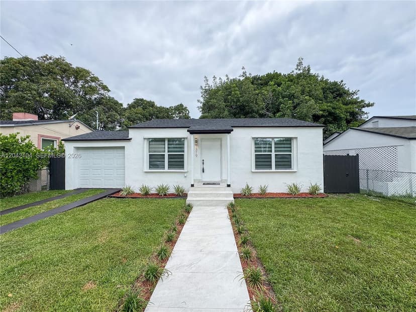 1319 NW 40th St, Miami FL 33142
