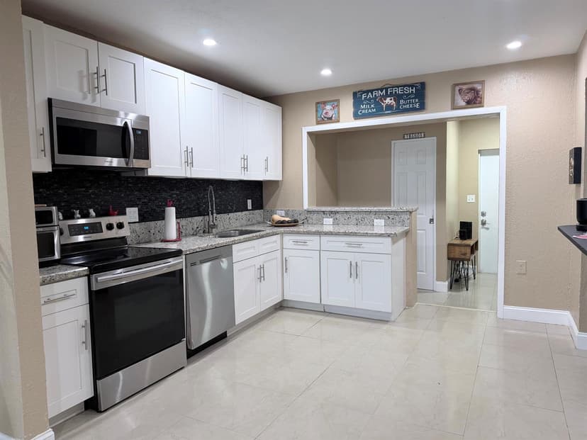 2000 SW 95th Terrace, Miramar FL 33025