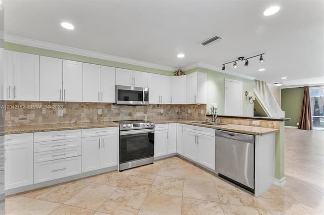 1552 Barcelona Way # 19, Weston FL 33327 - Weston, FL - Photo 7