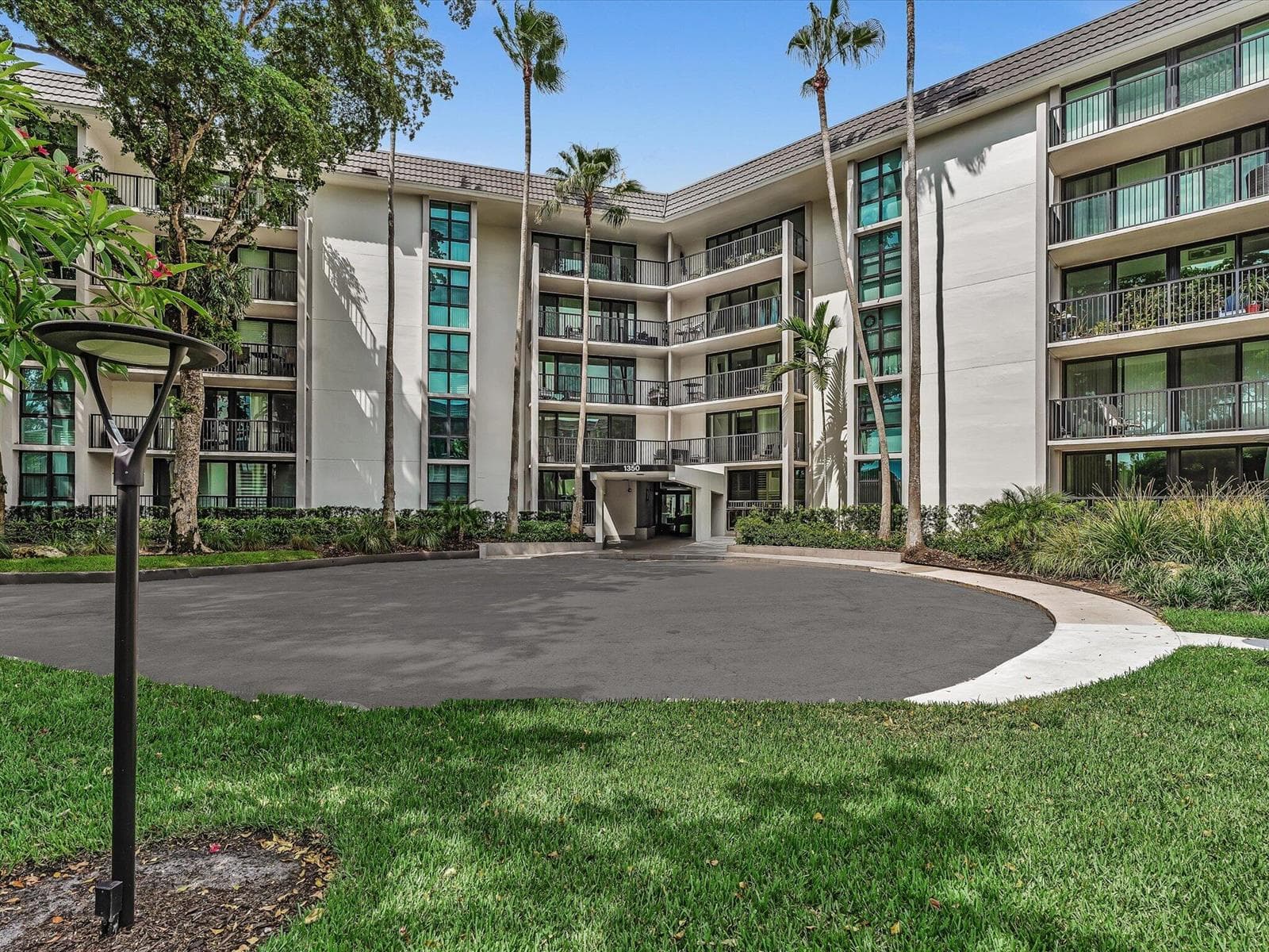 1350 River Reach Drive # 111, Fort Lauderdale FL 33315
