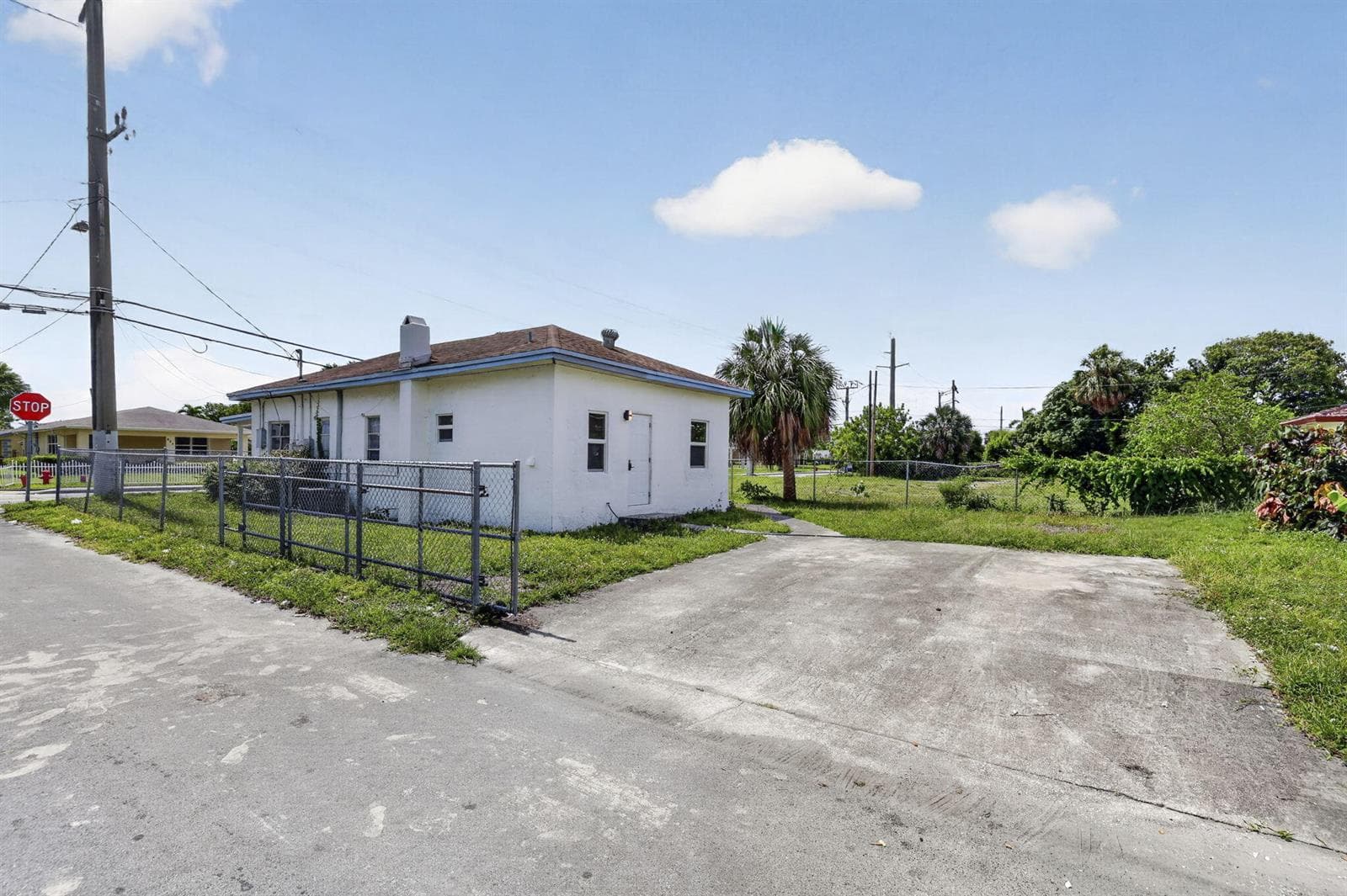 621 NW 3rd Avenue, Pompano Beach FL 33060 - Pompano Beach, FL - Photo 1