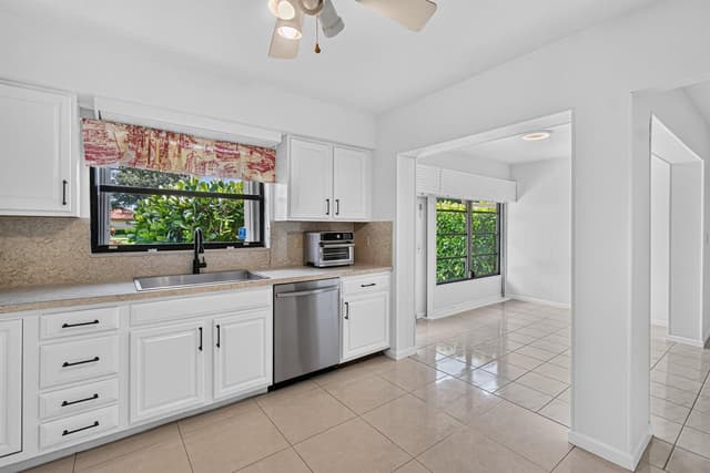 9830 Bischofia Tree Way, Boynton Beach FL 33436 - Boynton Beach, FL - Photo 5