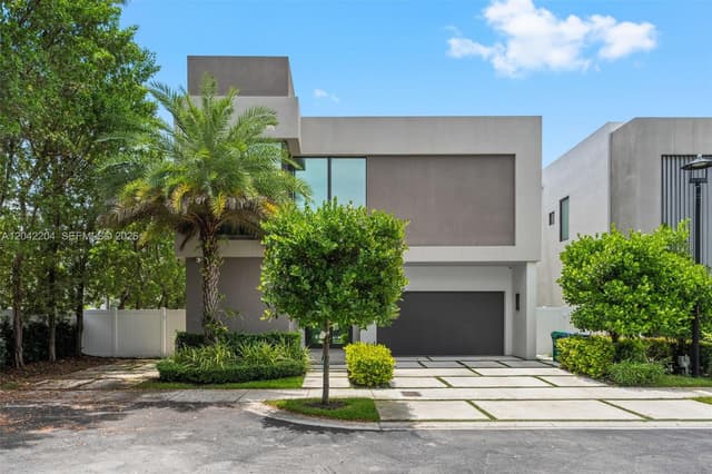 6814 NW 104th Ct, Doral FL 33178 - Doral, FL - Photo 2