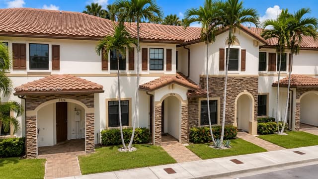 8954 W 35th Way, Hialeah FL 33018 - Hialeah, FL - Photo 2