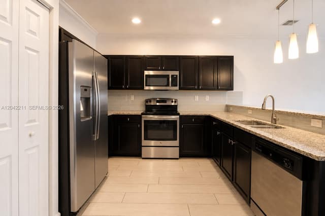 8954 W 35th Way, Hialeah FL 33018 - Hialeah, FL - Photo 6