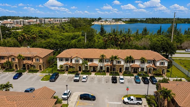 8954 W 35th Way, Hialeah FL 33018 - Hialeah, FL - Photo 3