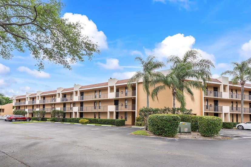 5828 Coral Lake Drive, Margate FL 33063