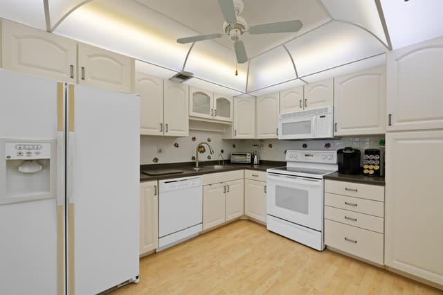 10777 W Sample # 207, Coral Springs FL 33065 - Coral Springs, FL - Photo 4