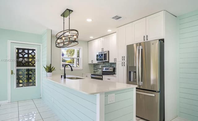 560 High Point Dr # D, Delray Beach FL 33445 - Delray Beach, FL - Photo 2