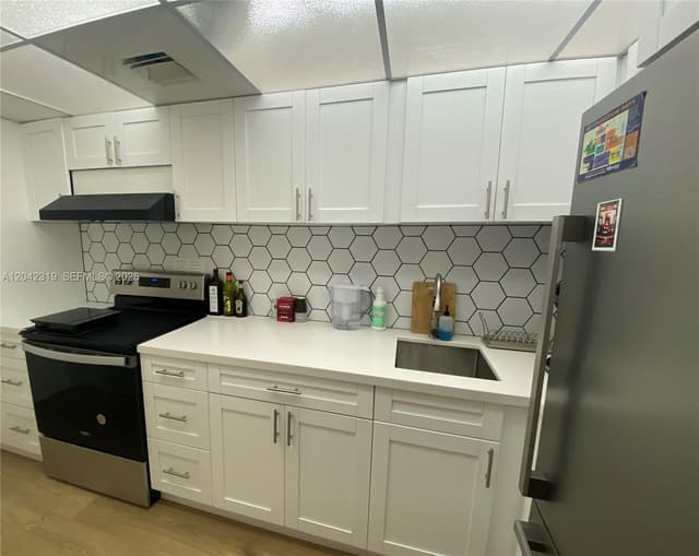1000 West Avenue # 531, Miami Beach FL 33139 - Miami Beach, FL - Photo 2