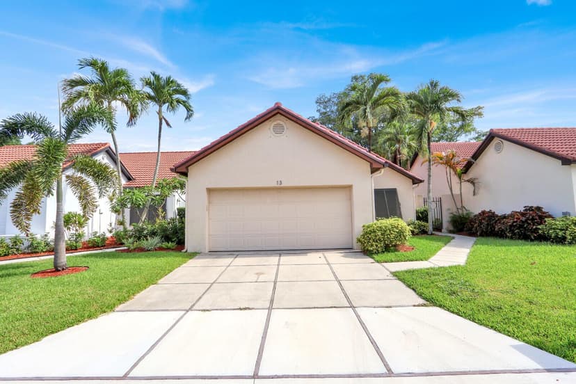 13 Ironwood Way N, Palm Beach Gardens FL 33418