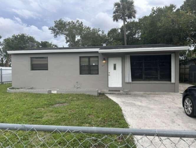 3370 NW 8th Place, Lauderhill FL 33311
