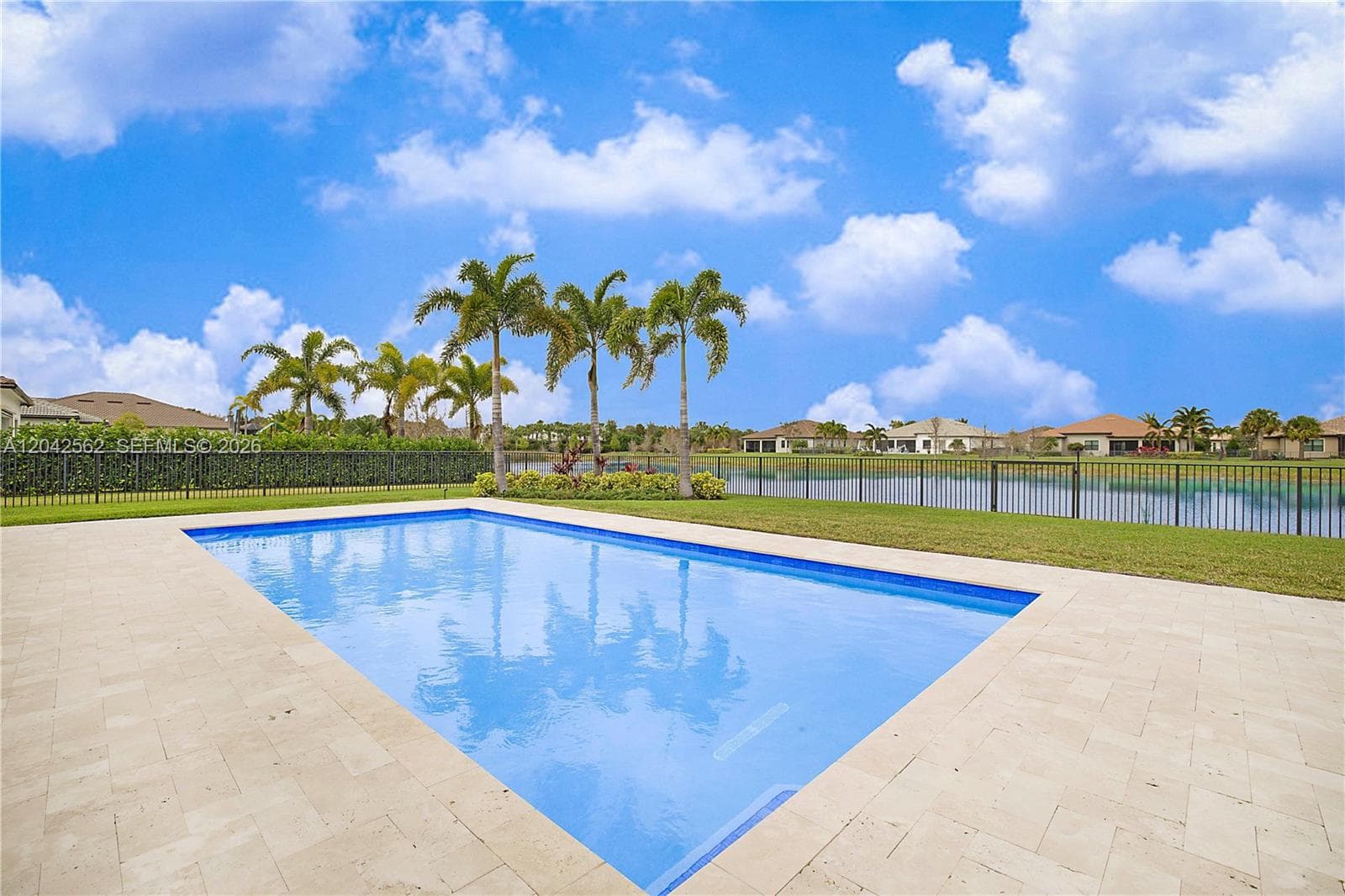 9117 Balsamo Dr, Palm Beach Gardens FL 33412