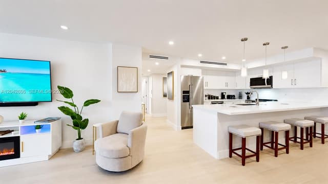 177 Ocean Lane Dr # 213, Key Biscayne FL 33149 - Key Biscayne, FL - Photo 2