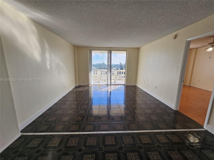 15600 NW 7th Ave # 704, Miami FL 33169