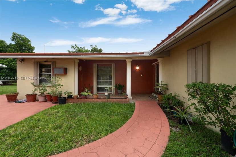 10315 SW 200th St, Cutler Bay FL 33157