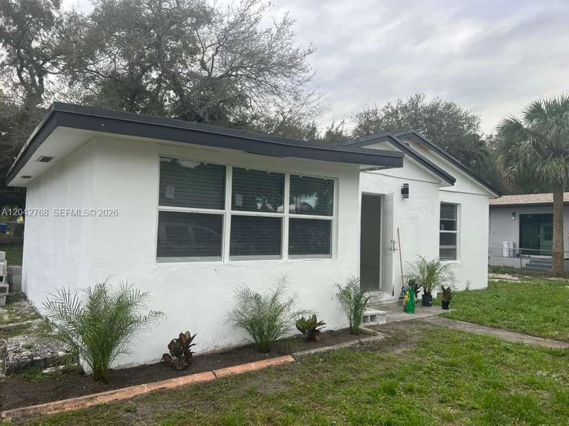 2850 NW 7th St, Fort Lauderdale FL 33311