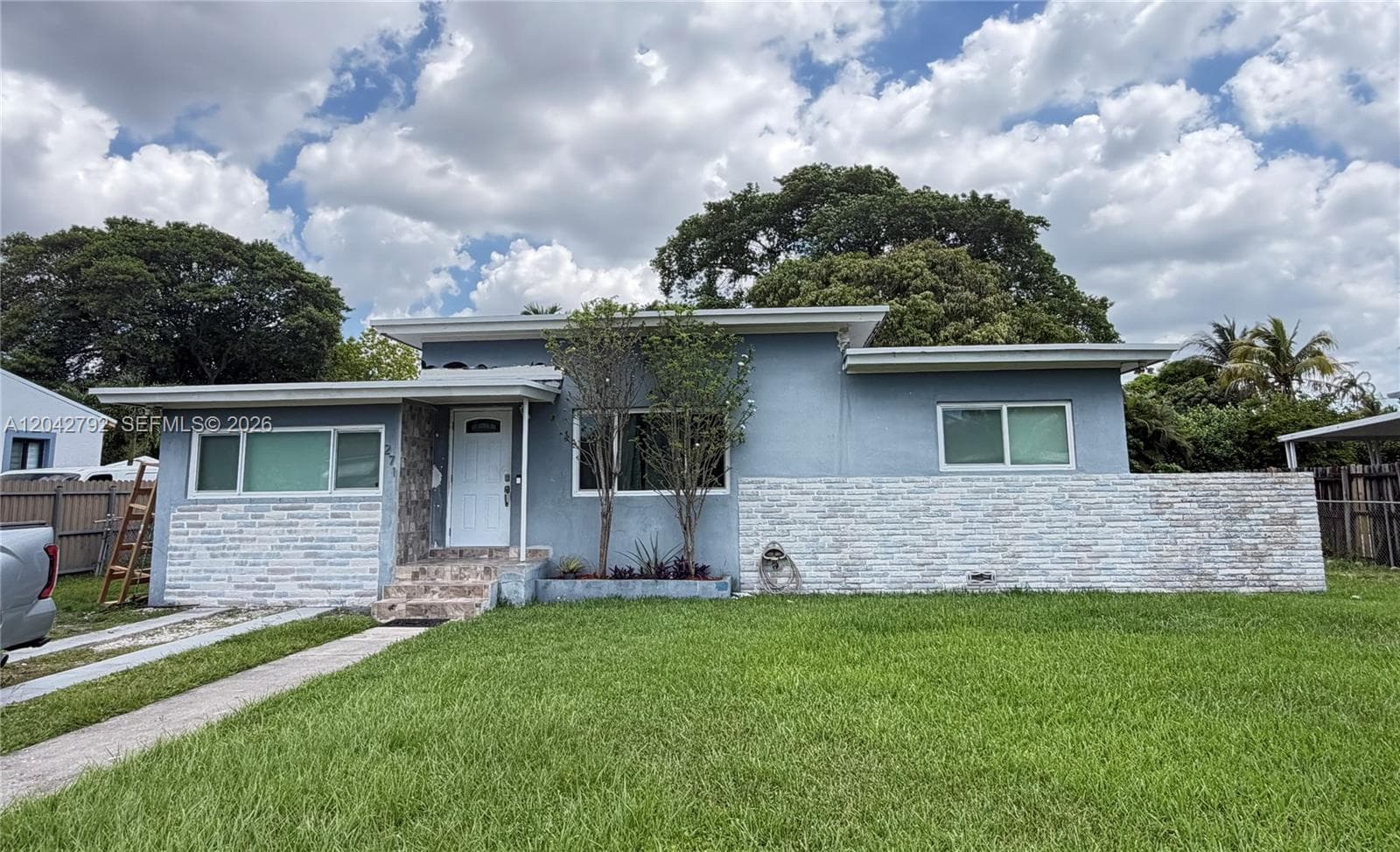 271 NW 147th St, Miami FL 33168