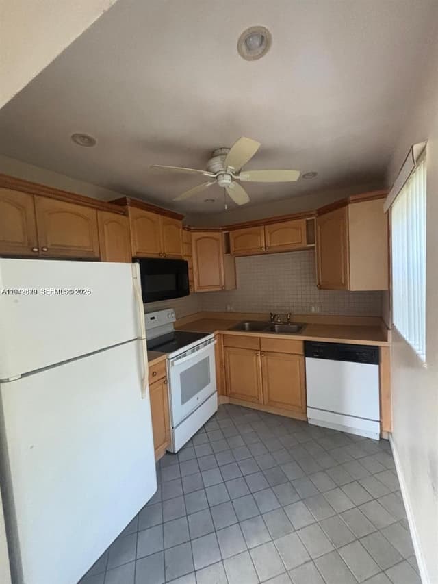 280 Northampton, West Palm Beach FL 33417 - West Palm Beach, FL - Photo 6