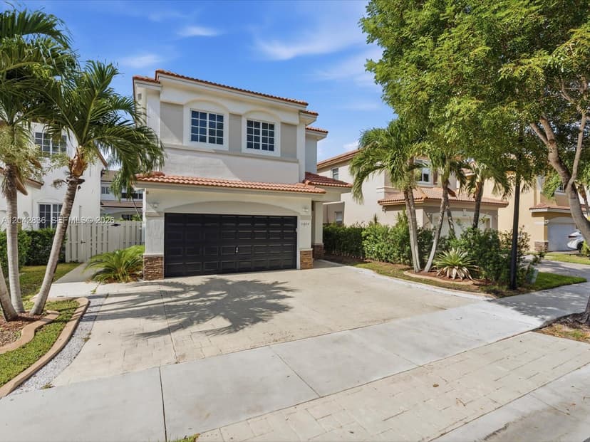11274 NW 43rd Ter, Doral FL 33178