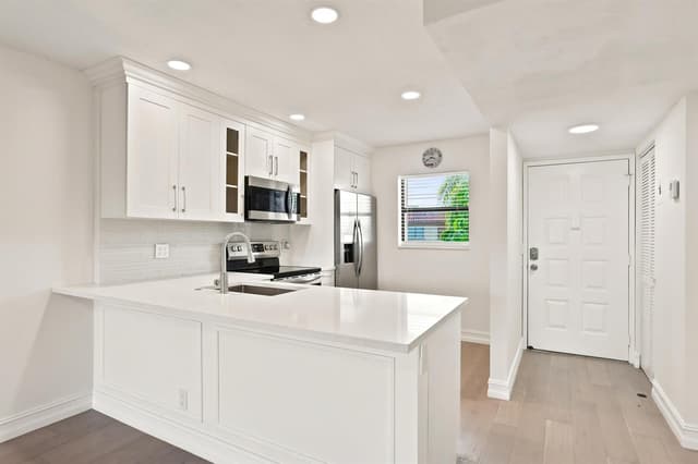 7209 Golf Colony Court # 203, Lake Worth FL 33467 - Lake Worth, FL - Photo 4