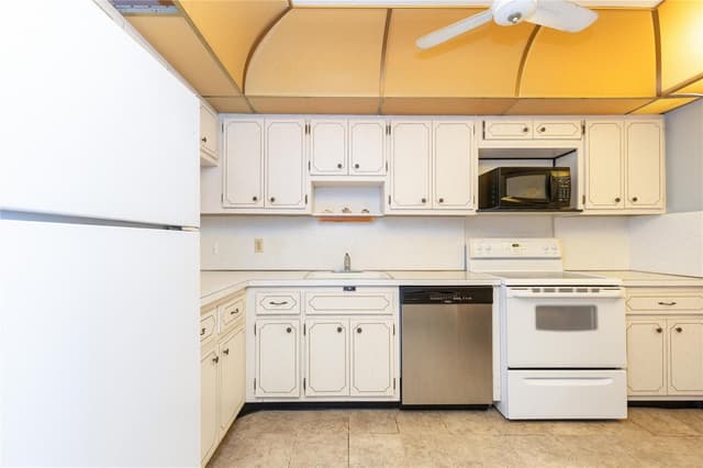 2731 NE 14th St Causeway # 121, Pompano Beach FL 33062 - Pompano Beach, FL - Photo 5