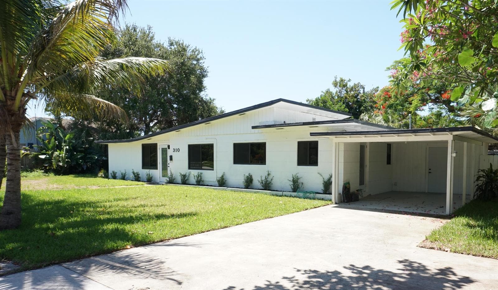 310 SW 1st Avenue, Boynton Beach FL 33435