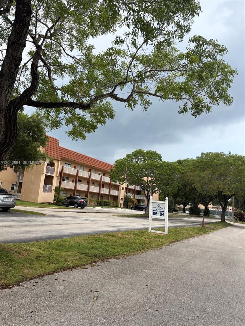 2741 N Pine Island Rd # 109, Sunrise FL 33322
