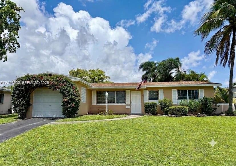 830 SW 64th Pkwy, Pembroke Pines FL 33023