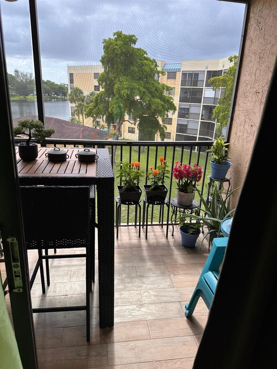 6575 W Oakland Park Boulevard # 417, Lauderhill FL 33313