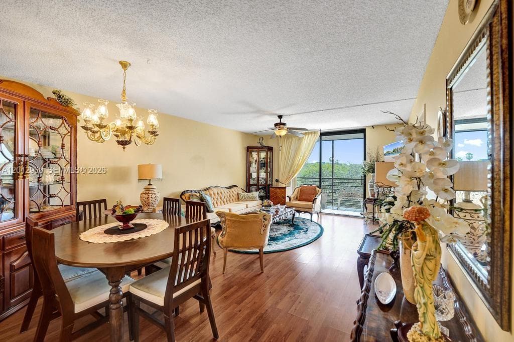 1000 Colony Point Cir # 422, Pembroke Pines FL 33026 - Pembroke Pines, FL - Photo 1