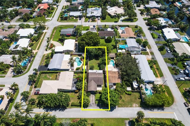 1676 NE 40th Street, Oakland Park FL 33334 - Oakland Park, FL - Photo 2