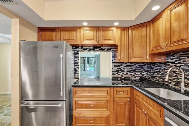 651 NW 80th Terrace # 207, Margate FL 33063 - Margate, FL - Photo 4
