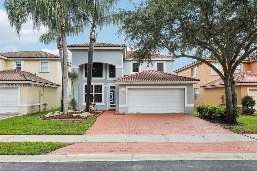 2162 NW 77th Ter, Pembroke Pines FL 33024