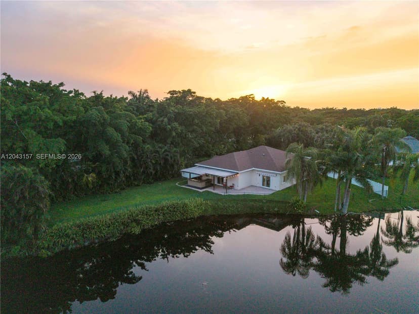720 S Old Nob Hill Rd, Plantation FL 33324
