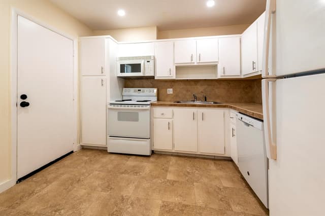 6061 N Falls Cir Drive # 402, Lauderhill FL 33319 - Lauderhill, FL - Photo 5