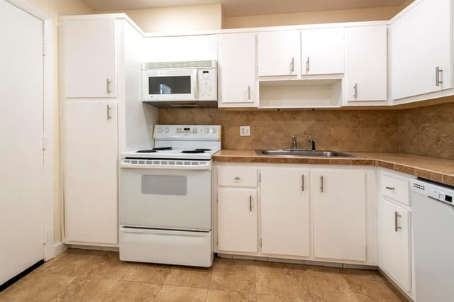 6061 N Falls Cir Drive # 402, Lauderhill FL 33319 - Lauderhill, FL - Photo 4