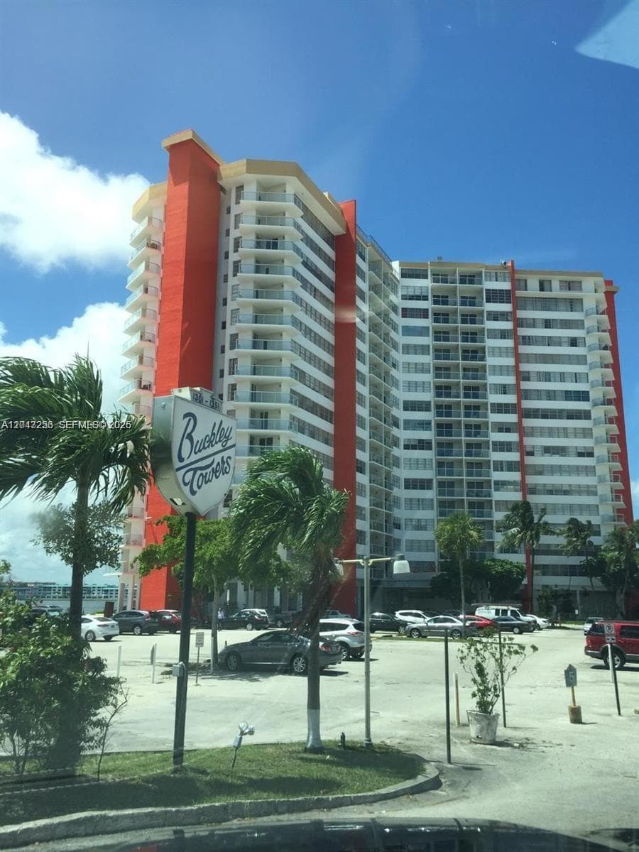 1301 NE Miami Gardens Dr # 701W, Miami FL 33179 - Miami, FL - Photo 1