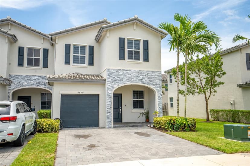 2670 SE 12th St, Homestead FL 33035